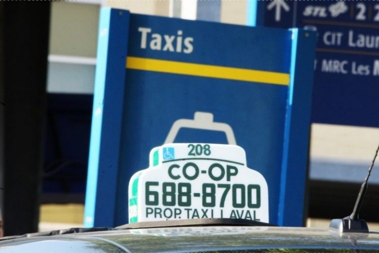 CoOp Taxi Laval innove avec de nouvelles tablettes Fintaxi